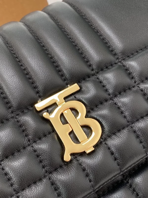 Burberry bag - rep bags