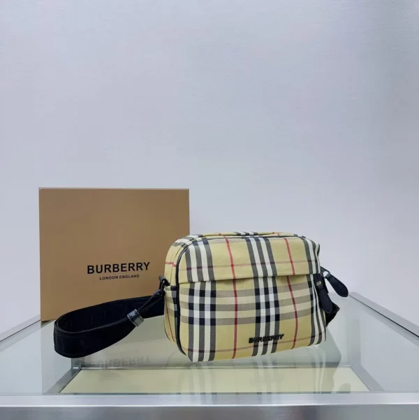 Burberry bag - rep bags