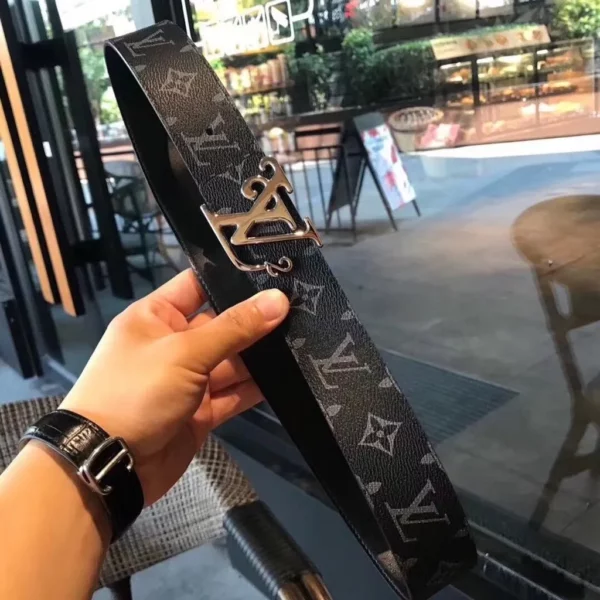 Louis Vuitton belt