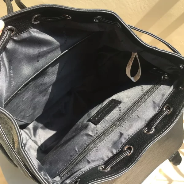 Burberry bag - rep bags