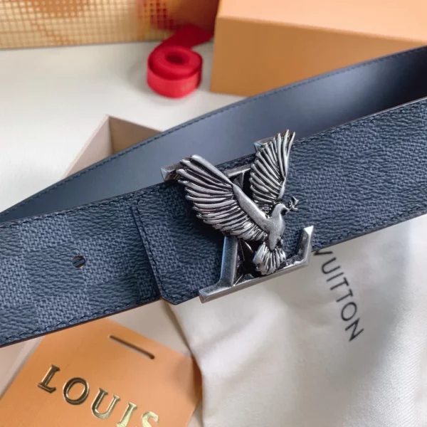 Louis Vuitton belt