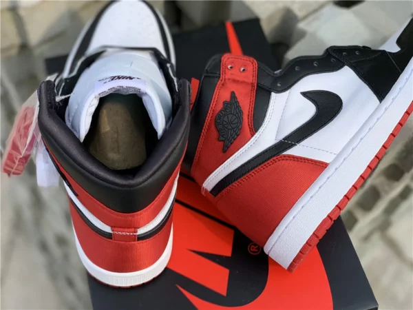 Air Jordan 1 Satin WMNS Black Toe - 2019-08-14 - Replica shoes