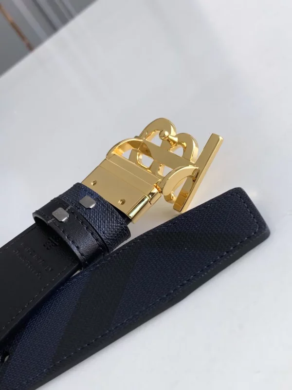 Burberry belt