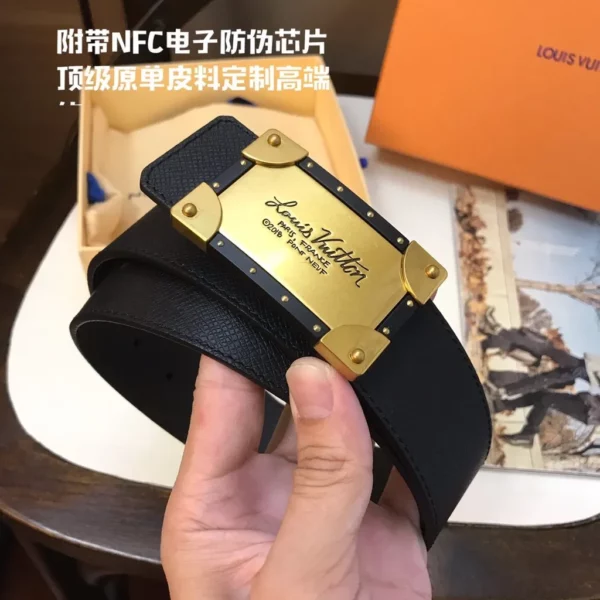 Louis Vuitton belt