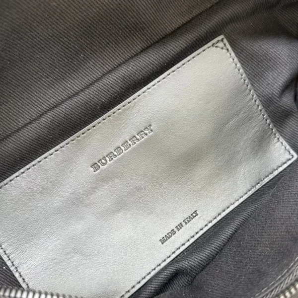 Burberry bag - rep bags