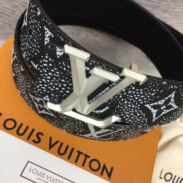 Louis Vuitton belt