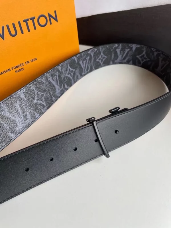 Louis Vuitton belt