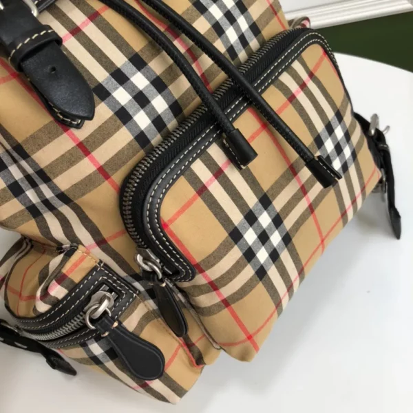 Burberry bag - rep bags