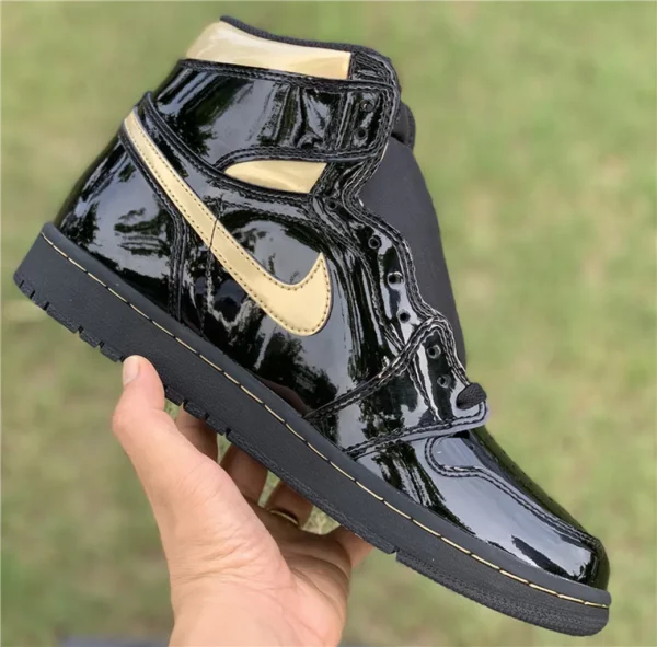 Air Jordan 1 High OG BlackMetallic Gold - Replica shoes