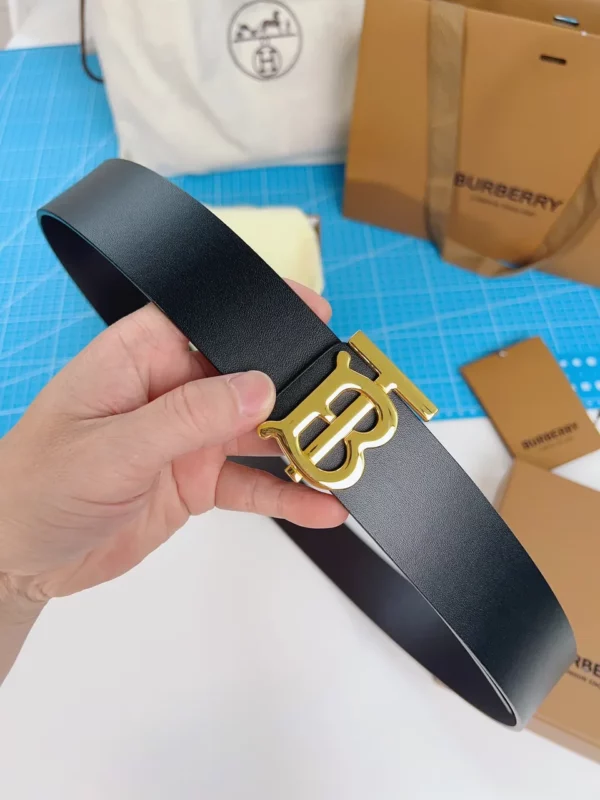 Burberry belt