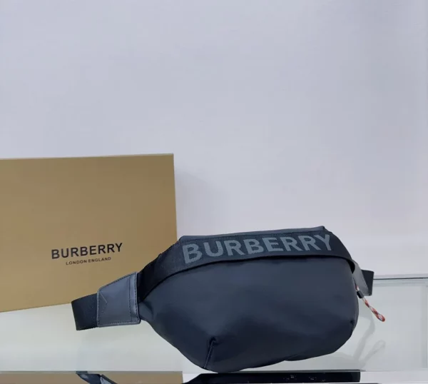 Burberry bag - rep bags