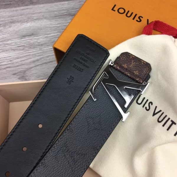 Louis Vuitton belt