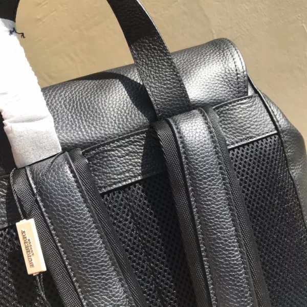 Burberry bag - rep bags