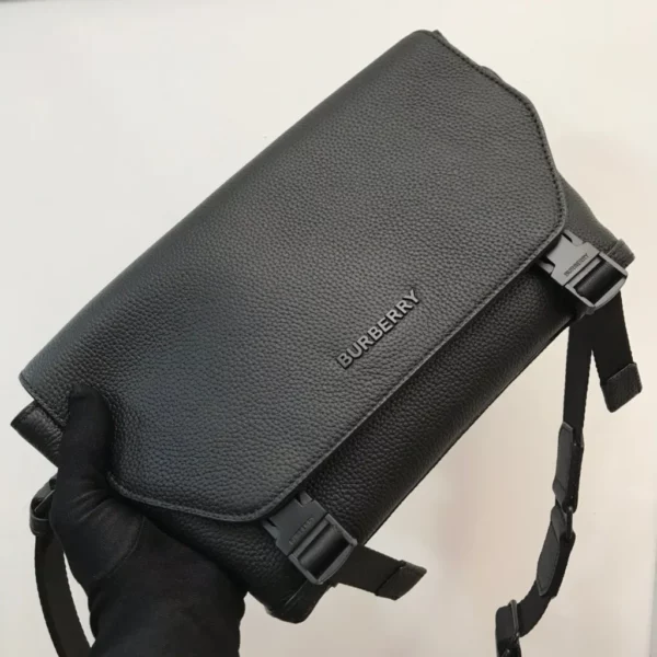 Burberry bag - rep bags