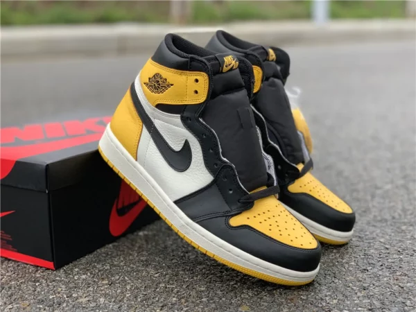 Air Jordan 1 Yellow Toe - 2019-04-21 - Replica shoes