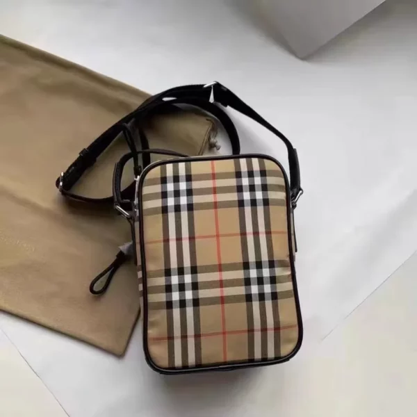 Burberry bag - rep bags