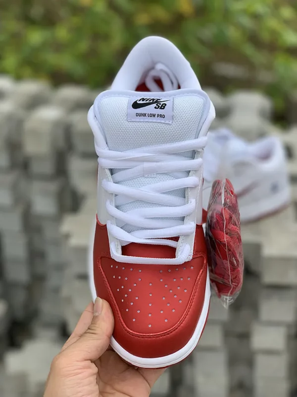 Supreme x Nike SB Dunk Low - Replica shoes