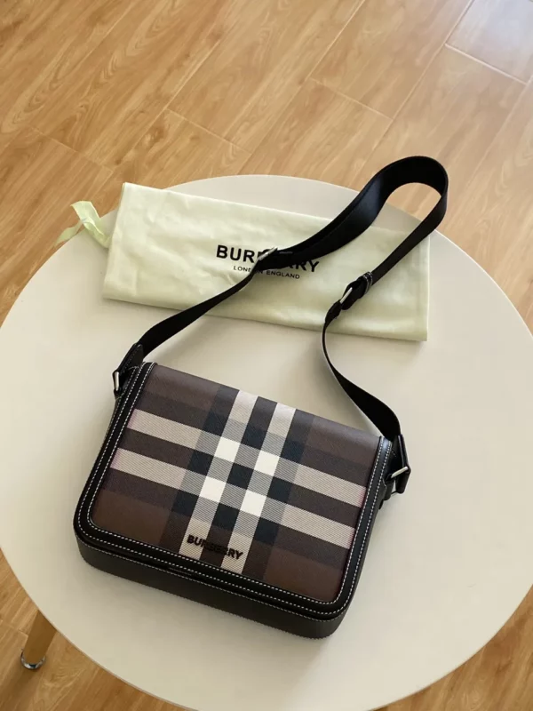 Burberry bag - rep bags