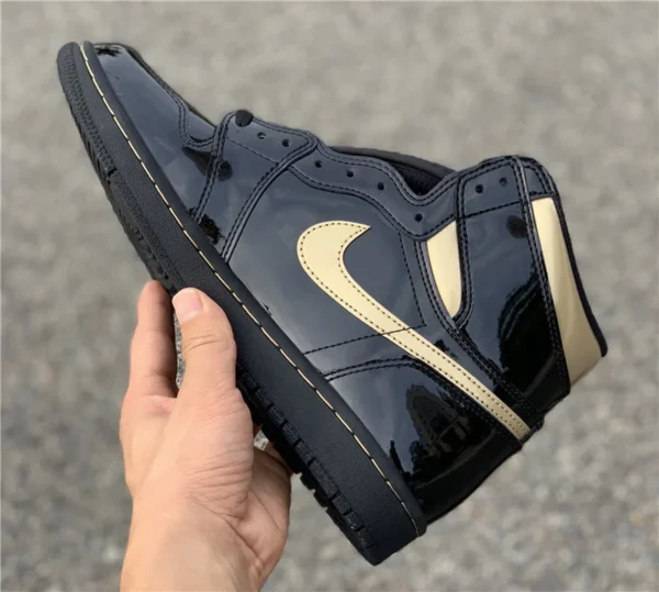 Air Jordan 1 High OG BlackMetallic Gold - Replica shoes