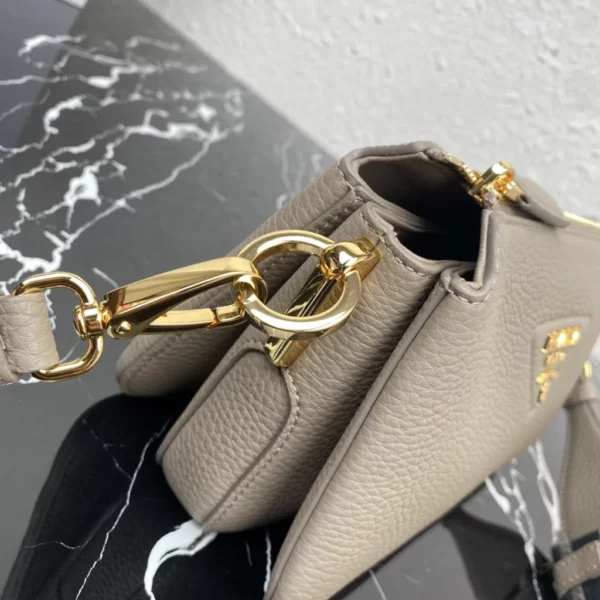 Prada bag - rep bags