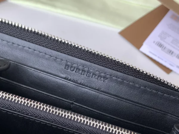 Burberry bag - rep bags