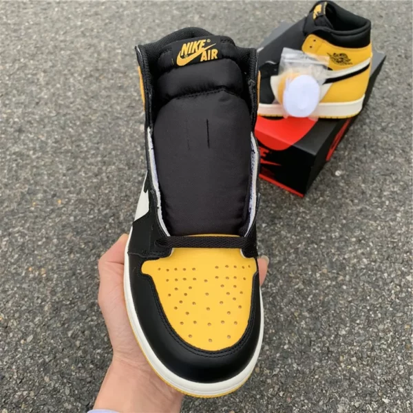 Air Jordan 1 Yellow Toe - 2019-04-21 - Replica shoes