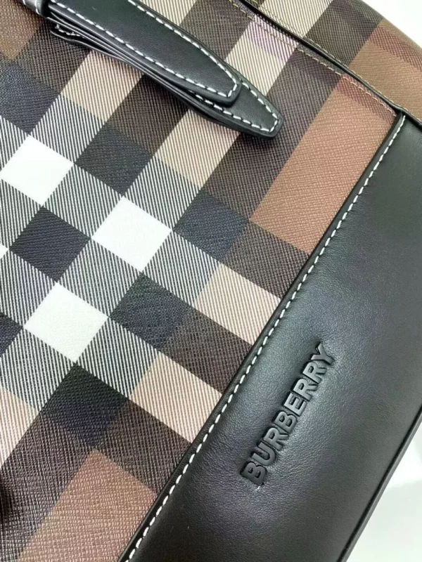 Burberry bag - rep bags