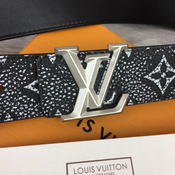 Louis Vuitton belt