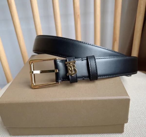 Burberry belt