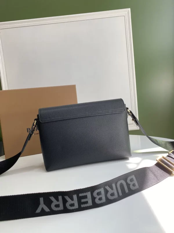 Burberry bag - rep bags