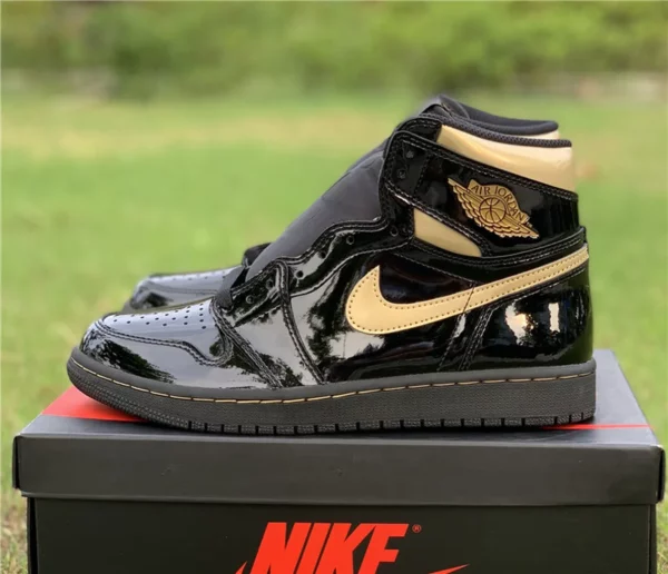 Air Jordan 1 High OG BlackMetallic Gold - Replica shoes