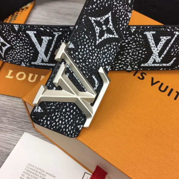 Louis Vuitton belt