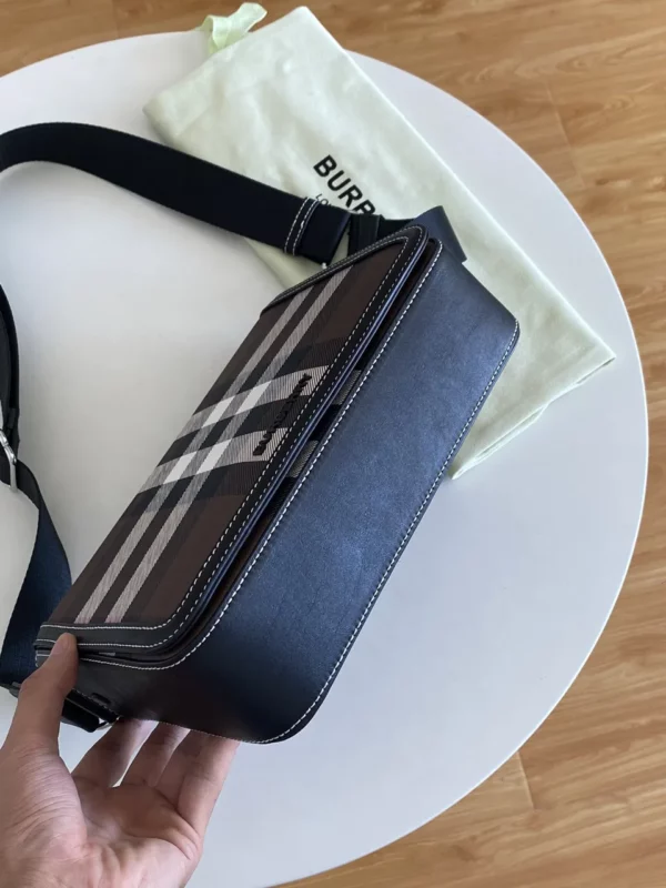 Burberry bag - rep bags