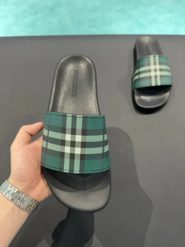 Burberry shoes - Replica shoes