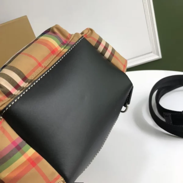 Burberry bag - rep bags