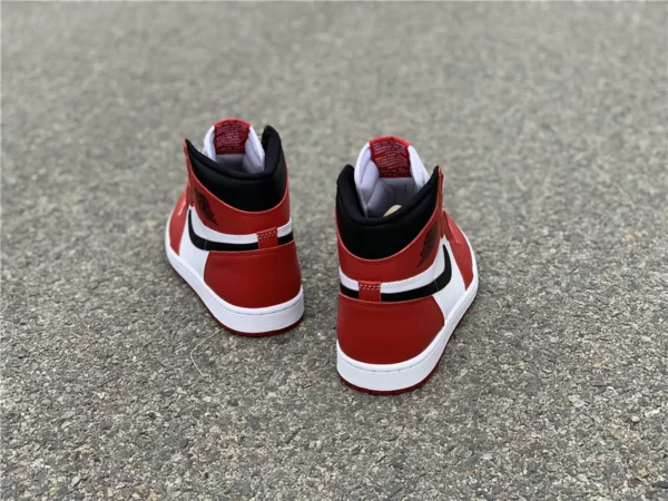 Air Jordan 1 Retro High OG Chicago - 2018-10-13 - Replica shoes