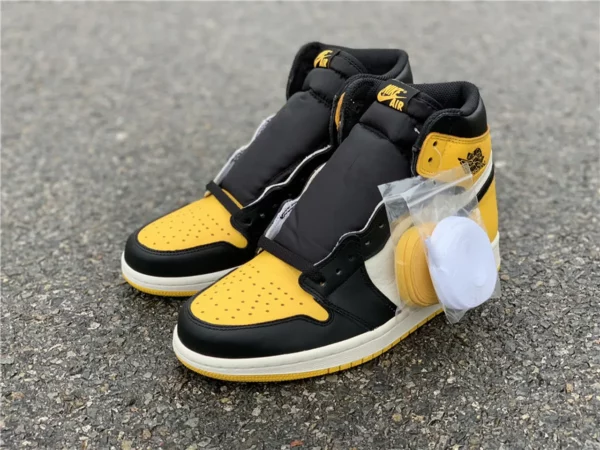 Air Jordan 1 Yellow Toe - 2019-04-21 - Replica shoes