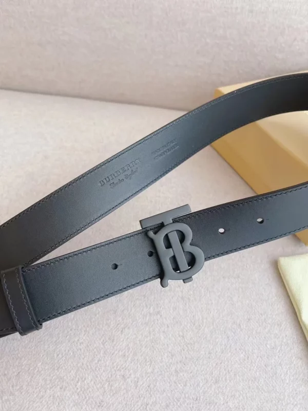 Burberry belt