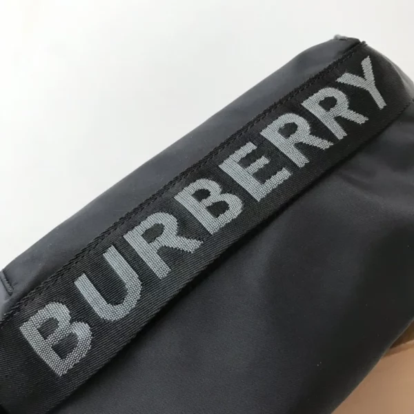 Burberry bag - rep bags