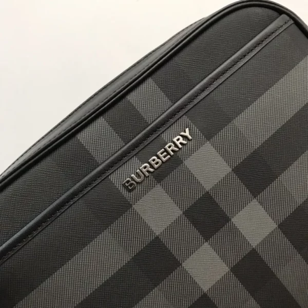 Burberry bag - rep bags