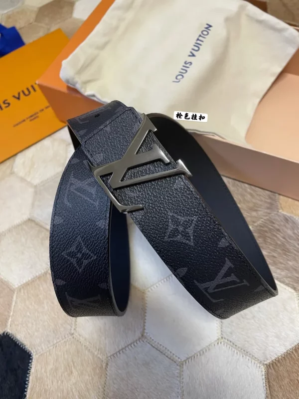 Louis Vuitton belt