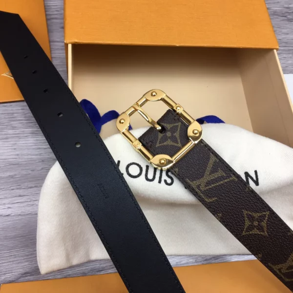 Louis Vuitton belt