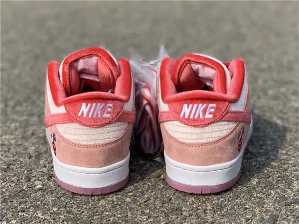 StrangeLove x Nike SB Dunk Low SB - Replica shoes