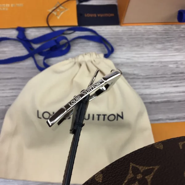 Louis Vuitton belt