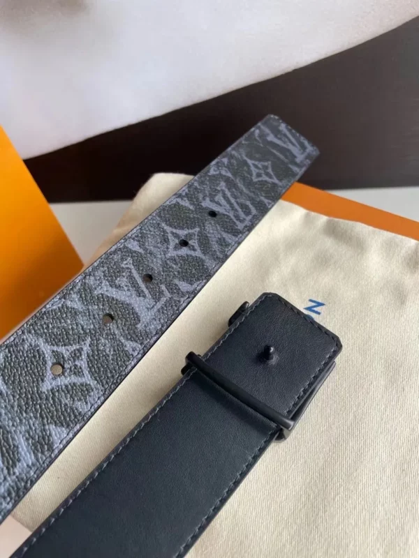 Louis Vuitton belt