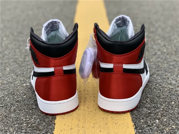 Air Jordan 1 Satin WMNS Black Toe - 2019-08-20 - Replica shoes