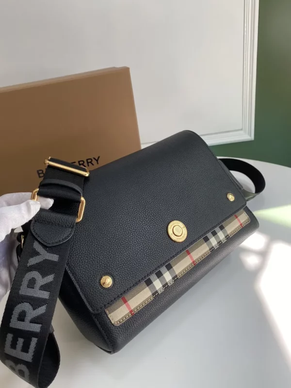 Burberry bag - rep bags