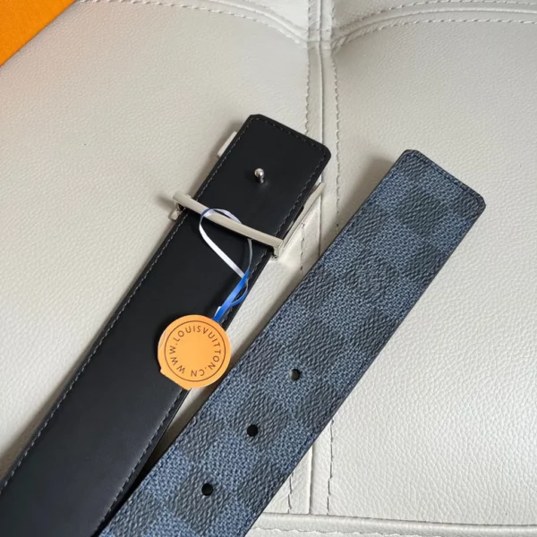 Louis Vuitton belt