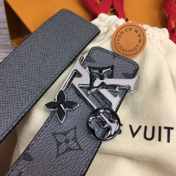 Louis Vuitton belt