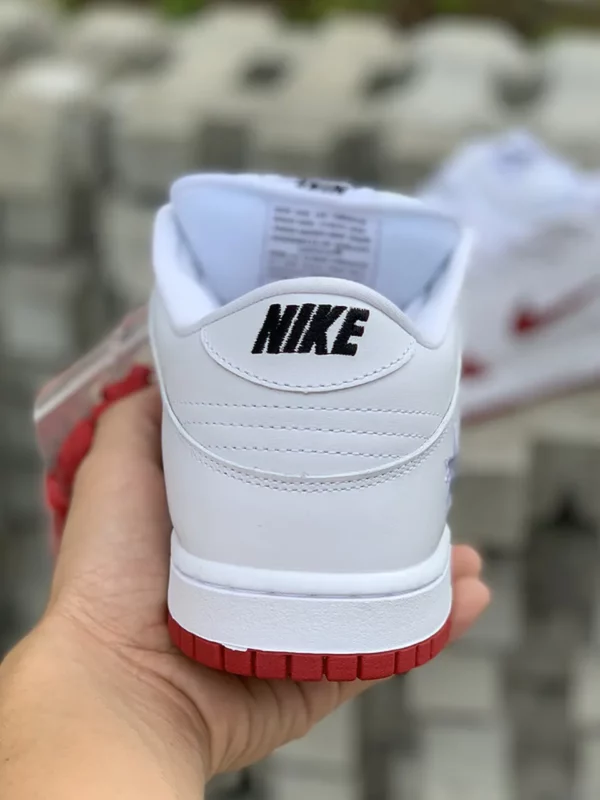 Supreme x Nike SB Dunk Low - Replica shoes